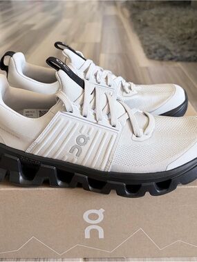 Big Kids' On Cloudswift Running Shoes- Wolf /Black- 4Y 4.5Y 5.5Y (5.5,6,7 Women)